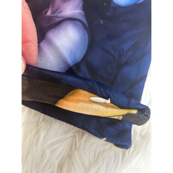 Friends 2pk pillow covers. New 16‎ x 16 - Picture 2 of 6